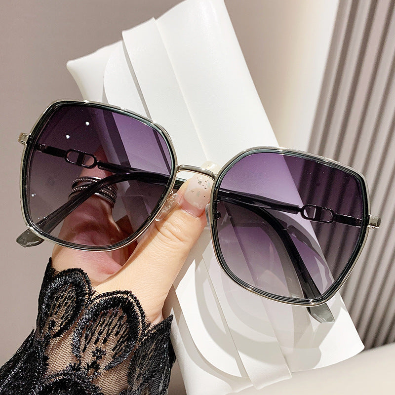 🔥Sommerschlussverkauf! 🔥UV-Schutz dünne polarisierte Sonnenbrille mit großem Rahmen