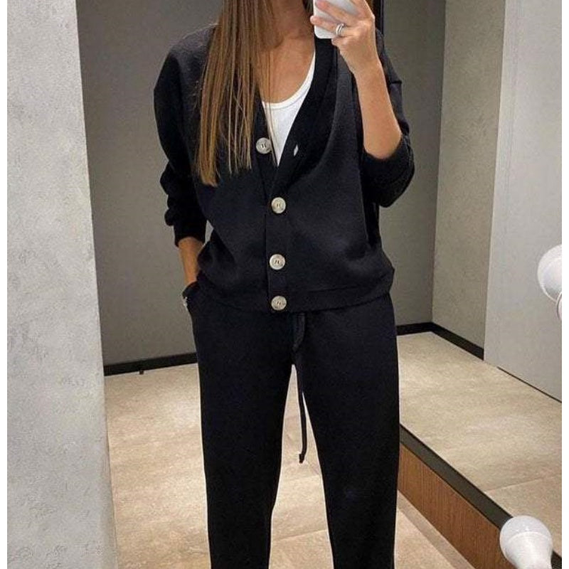 47%Rabatt💥 Herbstlicher neuer Stil Zweiteiliges Set aus gestrickter Jacke mit Knöpfen und Hose für Damen