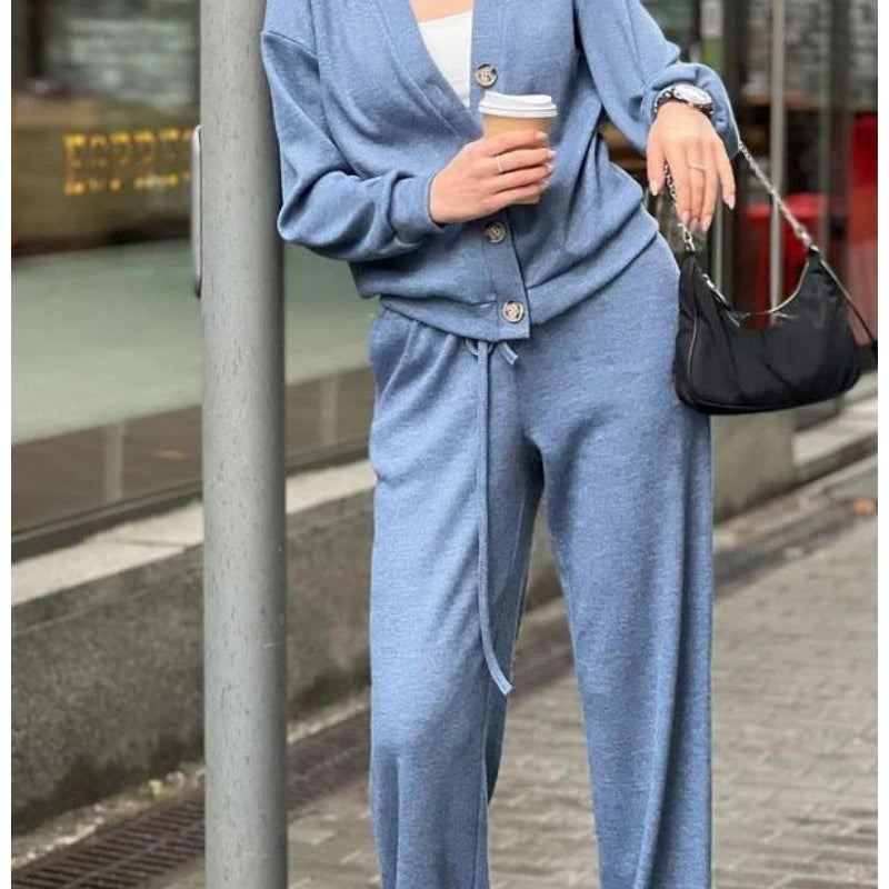 47%Rabatt💥 Herbstlicher neuer Stil Zweiteiliges Set aus gestrickter Jacke mit Knöpfen und Hose für Damen