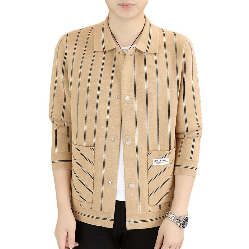 đđLĂ€ssige gestreifte Herren Strickjacke mit Revers
