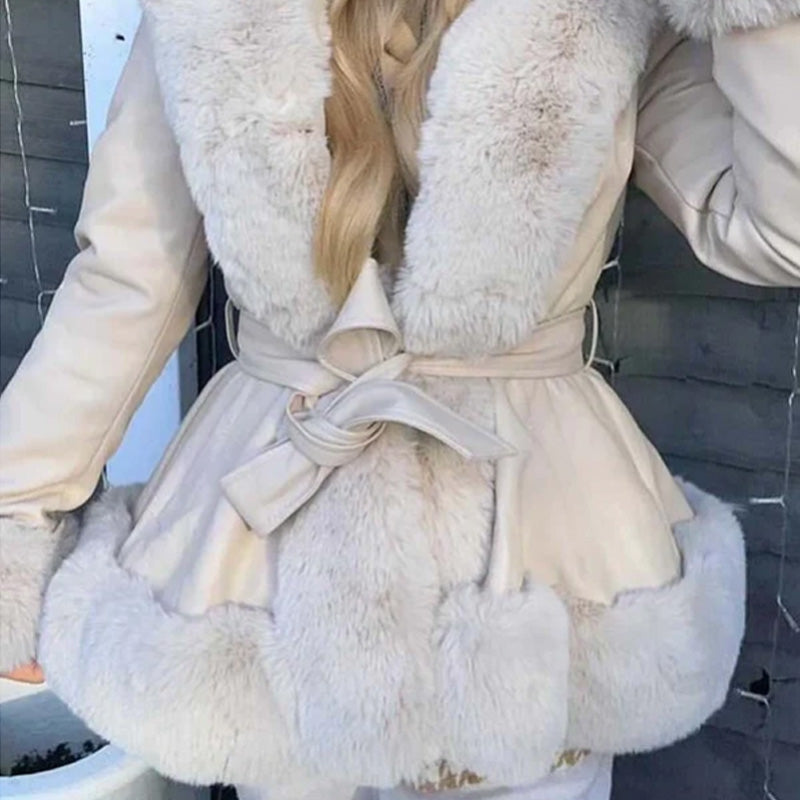 🎄🎅Weihnachts-Vorverkauf - 40% OFF💝Warme Damenjacke mit Kapuze und Patchwork-Revers