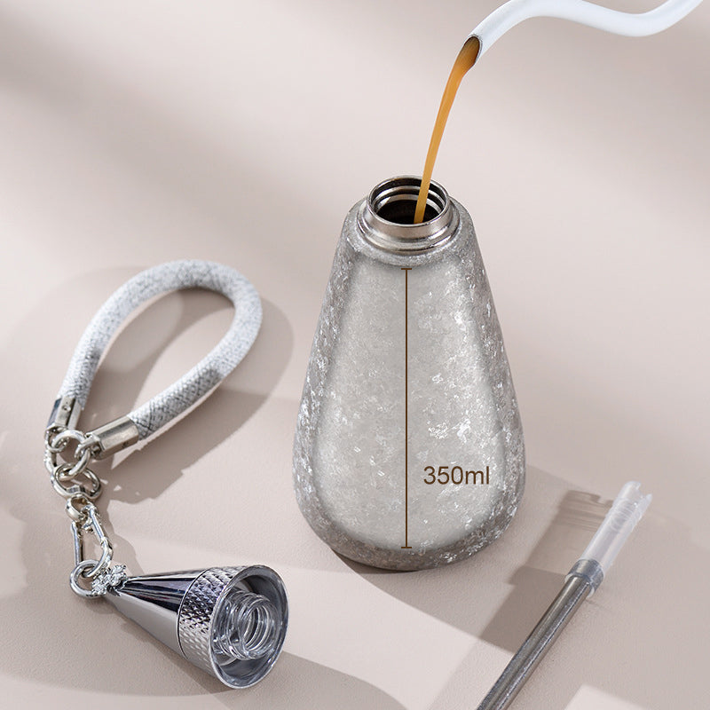 🔥2025 HOT SALE🔥 Titanium Portable Tapered Straw Isolierte Wasserflasche