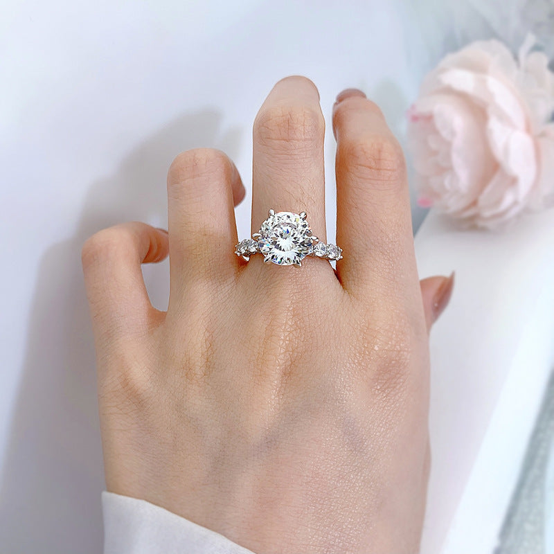 đGeschenk fĂŒr Sie | 5 Karat Mondlicht Sterling Silber Moissanit Ring