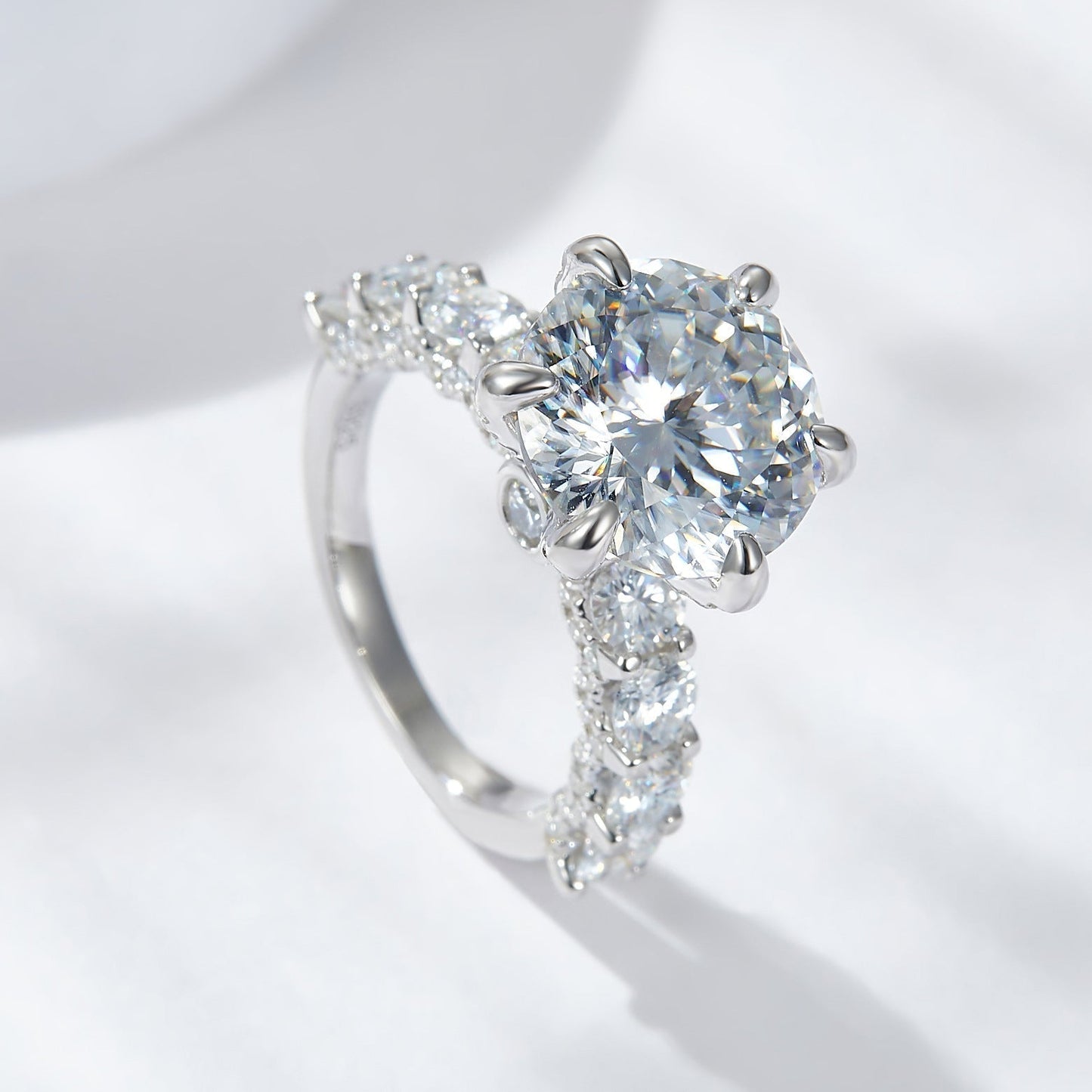 đGeschenk fĂŒr Sie | 5 Karat Mondlicht Sterling Silber Moissanit Ring