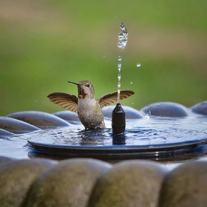 💧JETZT 60 % RABATT! ☀️ Solarbetriebene Springbrunnen-Vogeltränke-Pumpe – 1,4-W-Solarpanel, 4 Düsen & Tauchpumpe für Teich, Garten & Pool 🐦