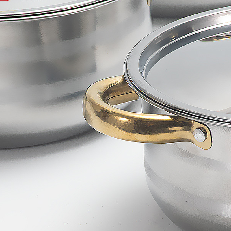 🍳 56% RABATT! 🔥 5-teiliges Kochset – Robuster Edelstahl, Glasdeckel & Elegante Gold-Akzente für Eine Stilvolle Küche ✨
